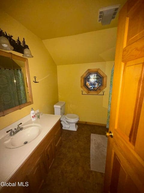 2244 New York 74, photo 4