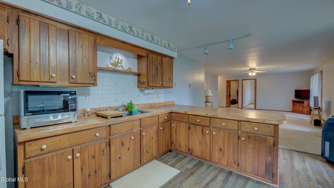 119 Seven Hills Road, photo 2