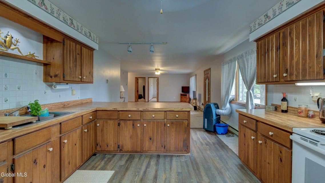 119 Seven Hills Road, photo 3
