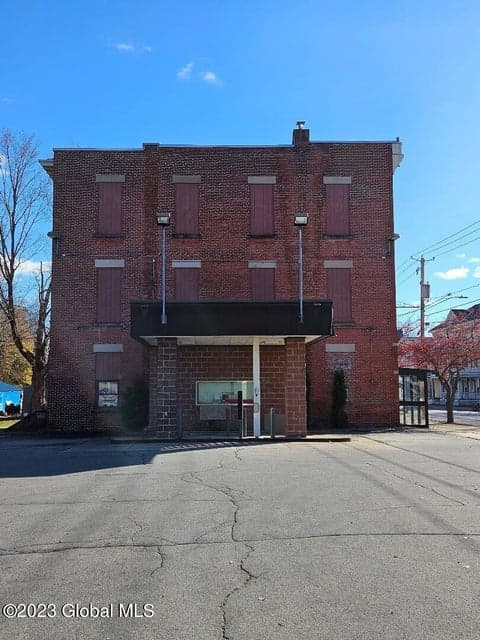 192 N Main Street, photo 2