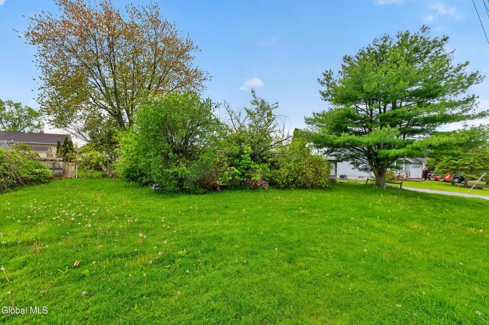 1176 Tracy Avenue, photo 2