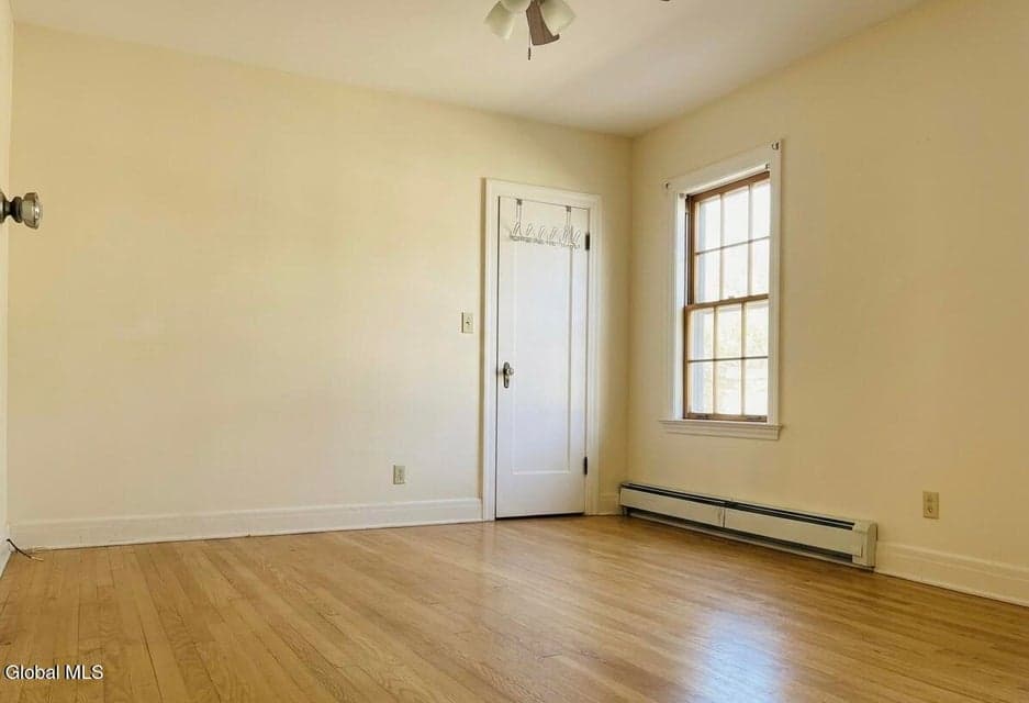130 Van Schoick Avenue ********, photo 3