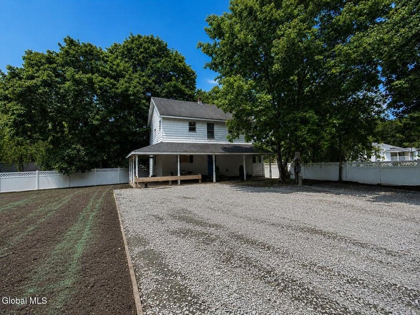 266 Poplar Avenue ********, photo 2