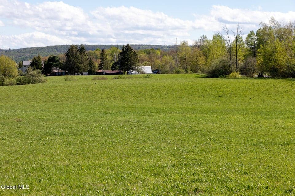 L1 Paines Hollow Road ********, photo 2