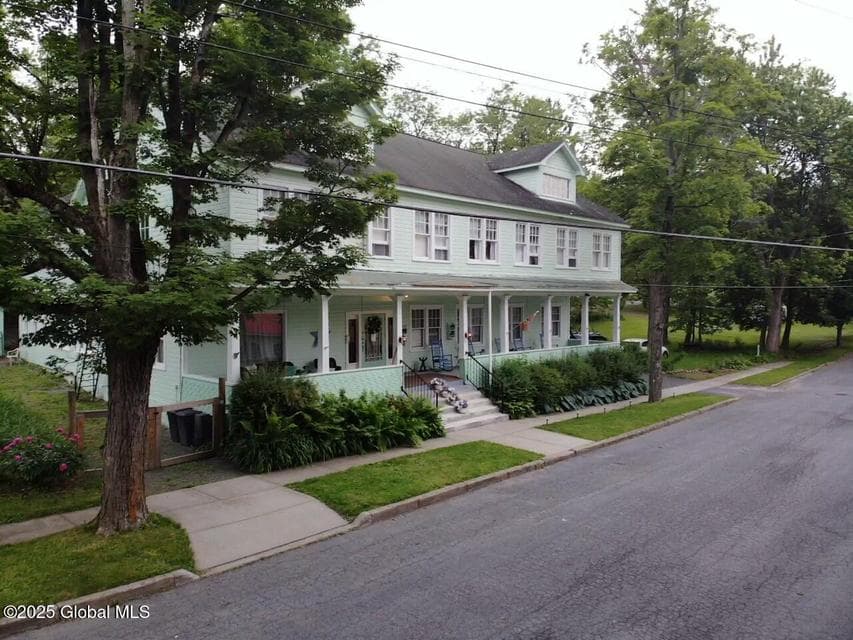 110 Center Street ********, photo 2