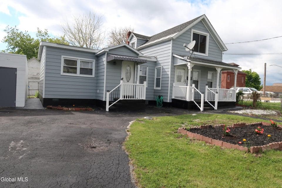 1747 Avenue A ********, photo 2