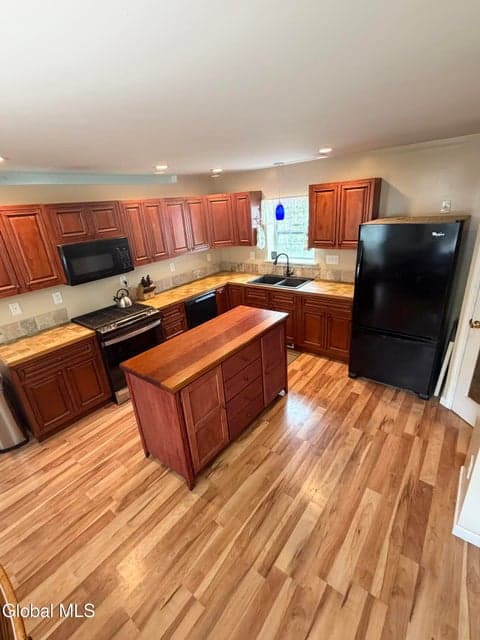 37 Vischer Ferry Road ********, photo 4