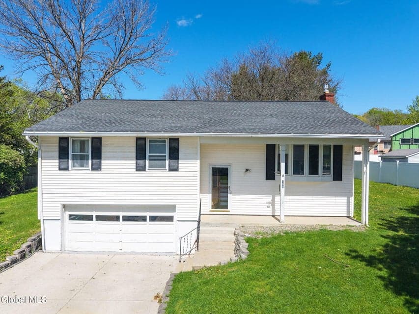 109 Pleasantview Drive, photo 3