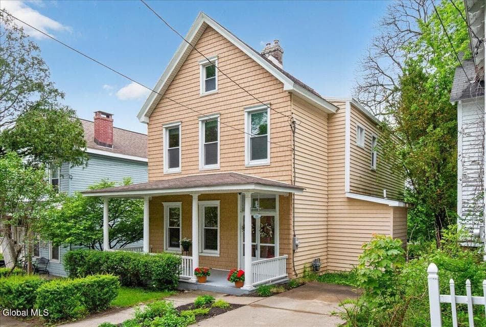 121 Maple Avenue, Troy, NY, photo 2