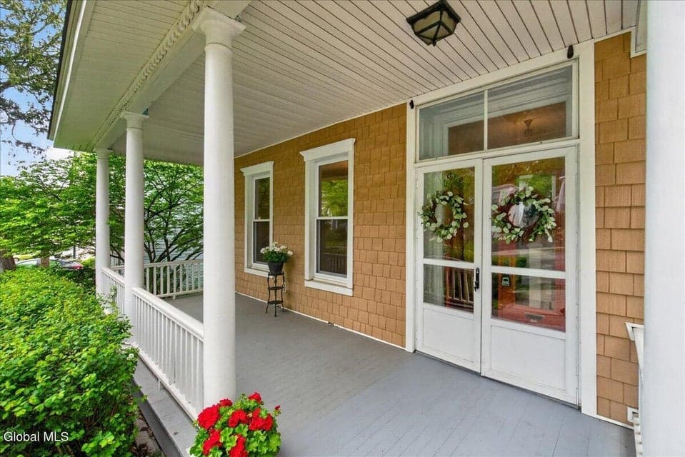 121 Maple Avenue, Troy, NY, photo 4