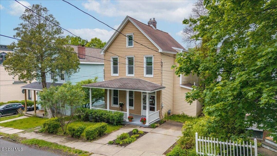121 Maple Avenue, Troy, NY, photo 3