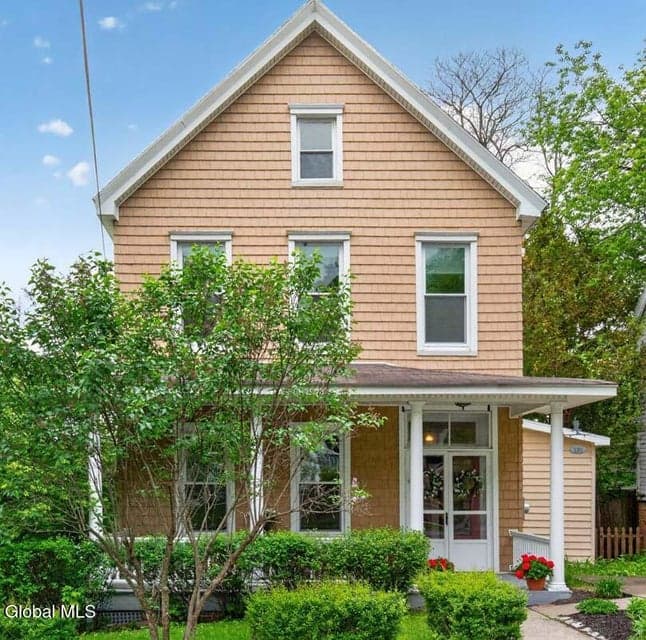 121 Maple Avenue, Troy, NY