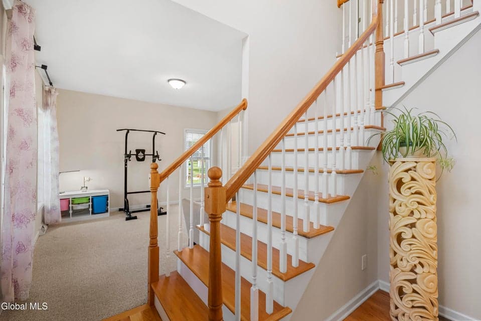 13 Carlson Way, Clifton Park, NY, photo 3