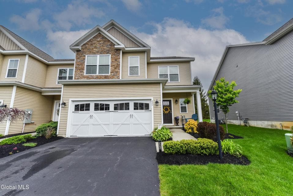 22C Idared Lane, Halfmoon, NY, photo 2