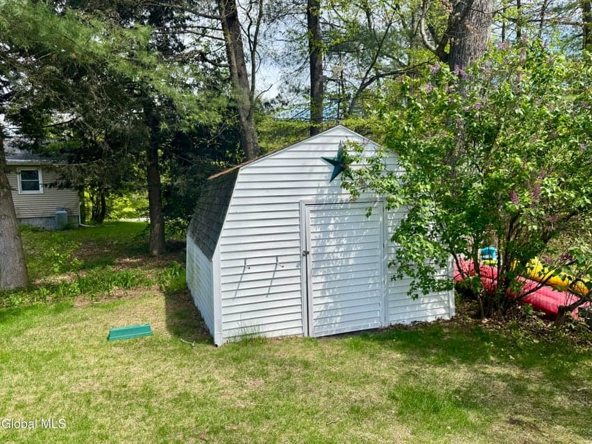 24 Links Avenue, Hadley, NY, photo 5