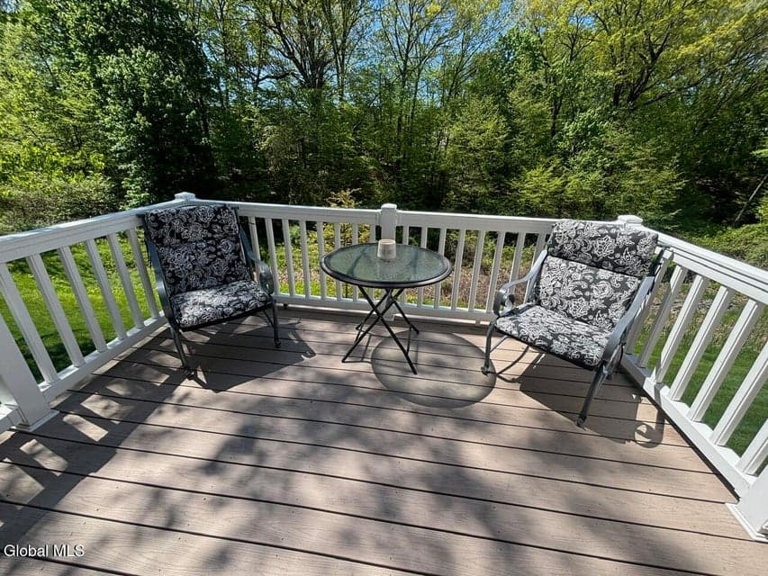 701 Royale Court, photo 5