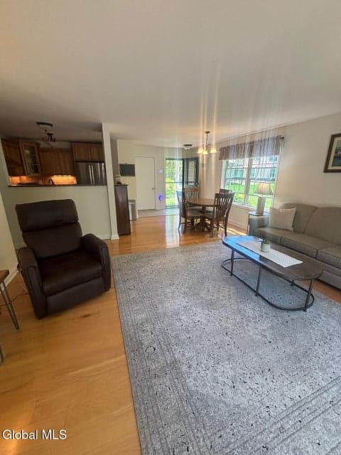 701 Royale Court, photo 3