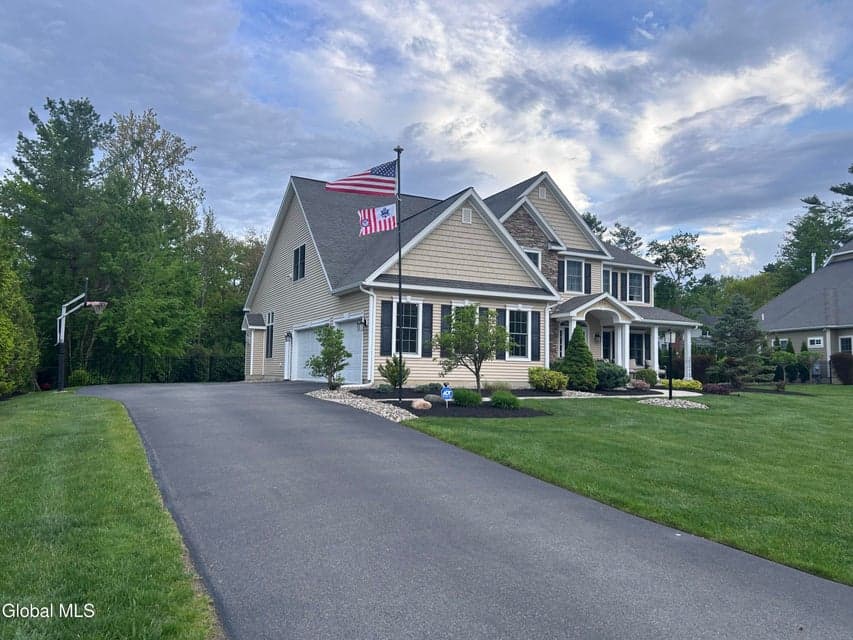 224 Brittany Place, Niskayuna, NY, photo 2
