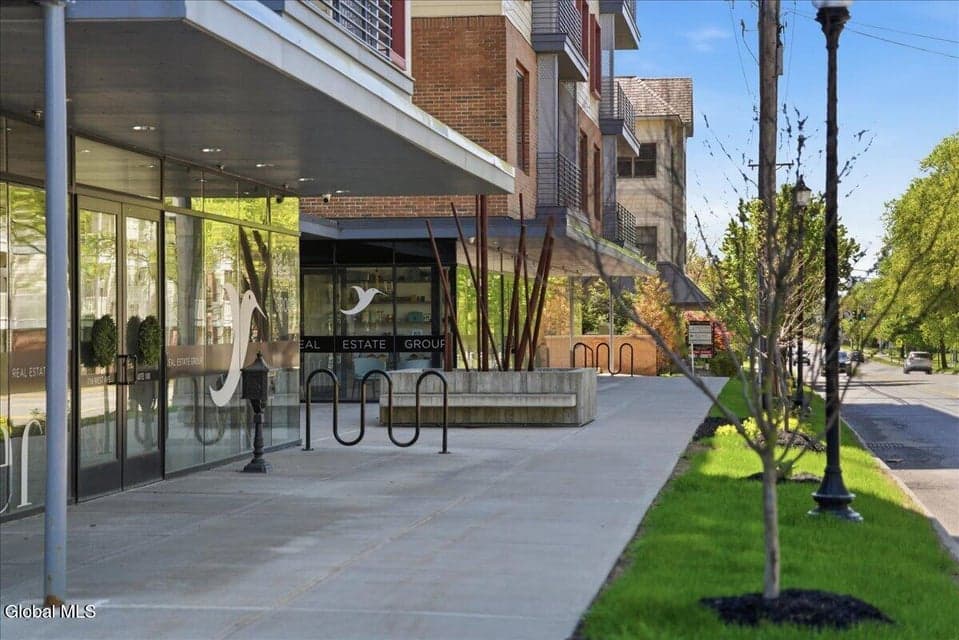 116 West #UNIT 401, Saratoga Springs, NY, photo 4