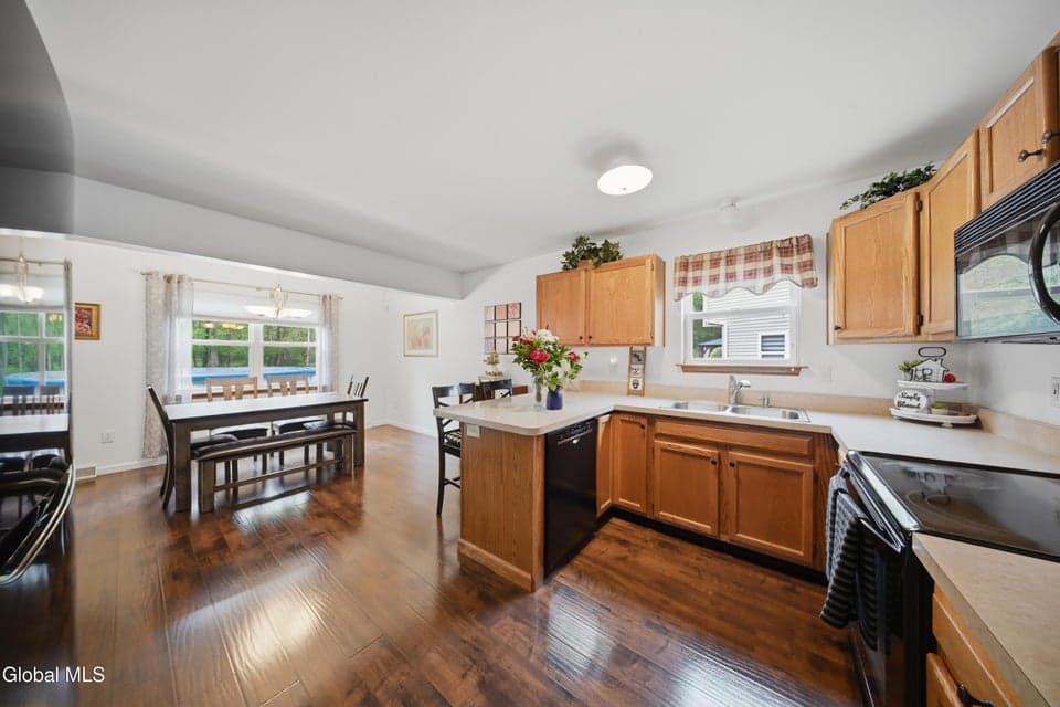 41 Wicken Square, Albany, NY, photo 5