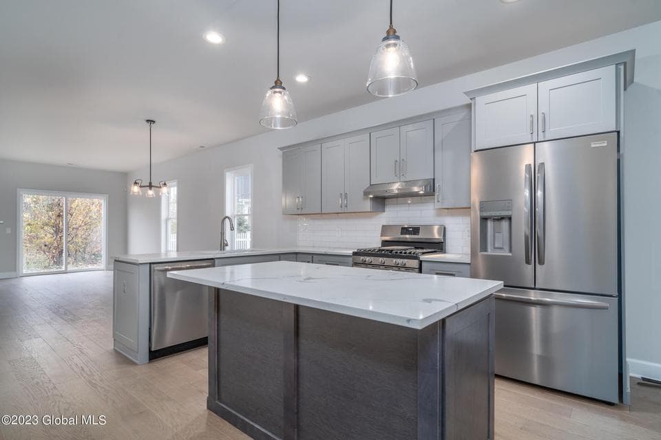 24 Priddle Lane, Colonie, NY, photo 2
