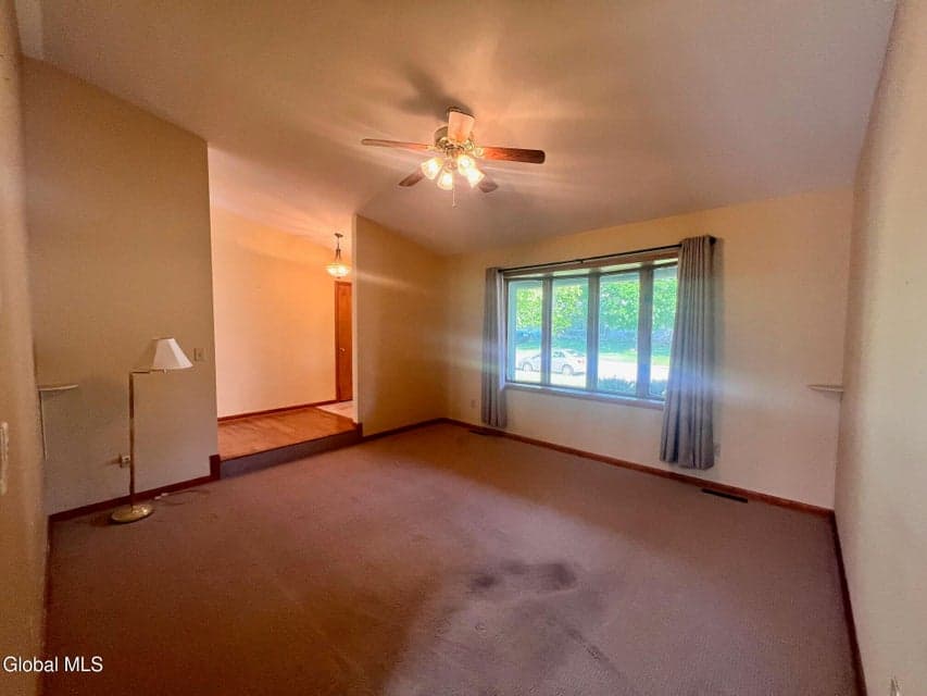 6 St Francis Lane, Colonie, NY, photo 2