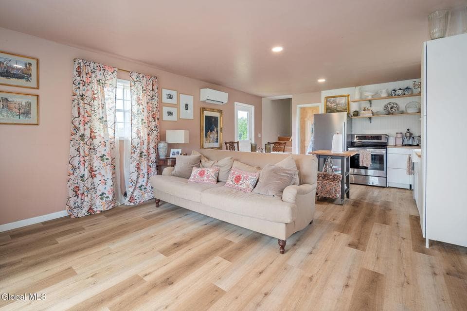 1054 Esperance Road, Charleston, NY, photo 5