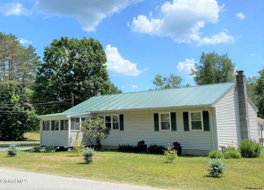 3 Oliver Street, Schroon, NY