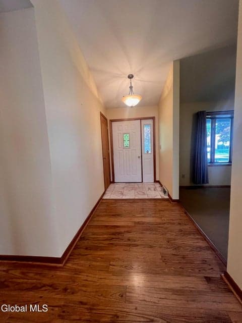 6 St Francis Lane, Colonie, NY, photo 3
