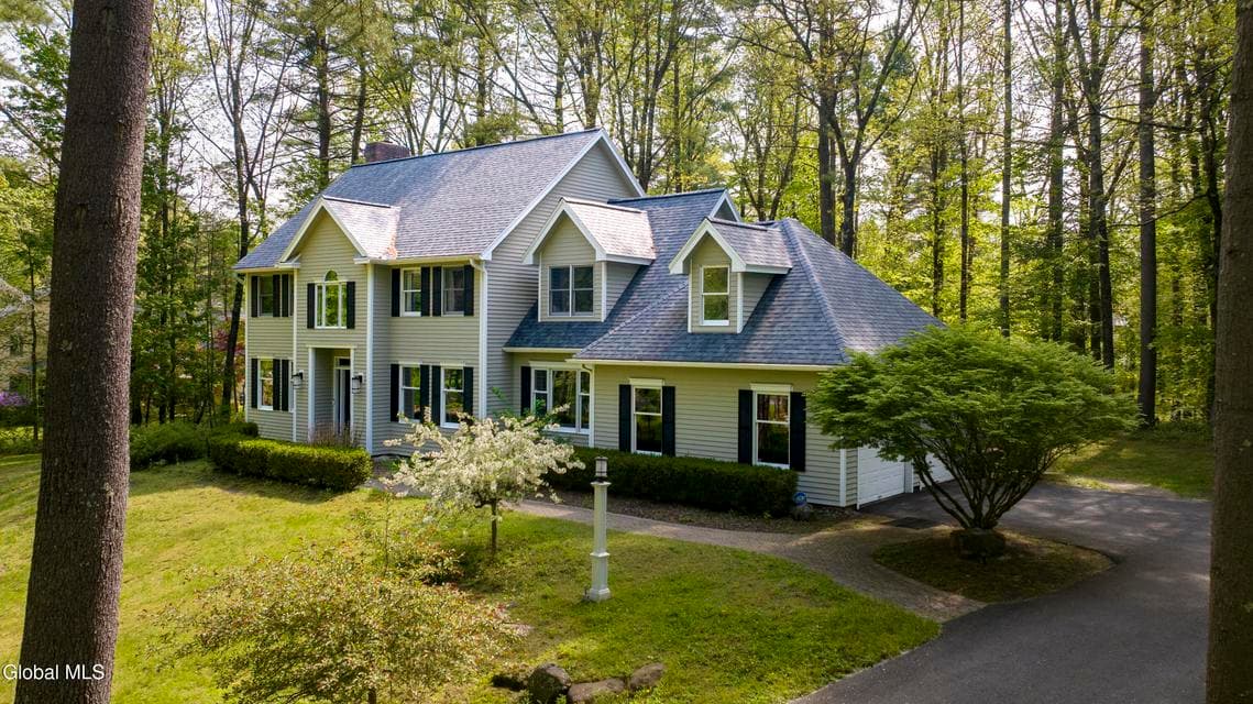 9 Rolling Brook Drive, Saratoga Springs, NY, photo 2