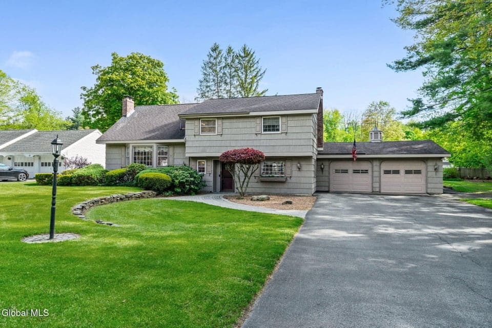 8 Lancaster Drive, Glenville, NY, photo 4