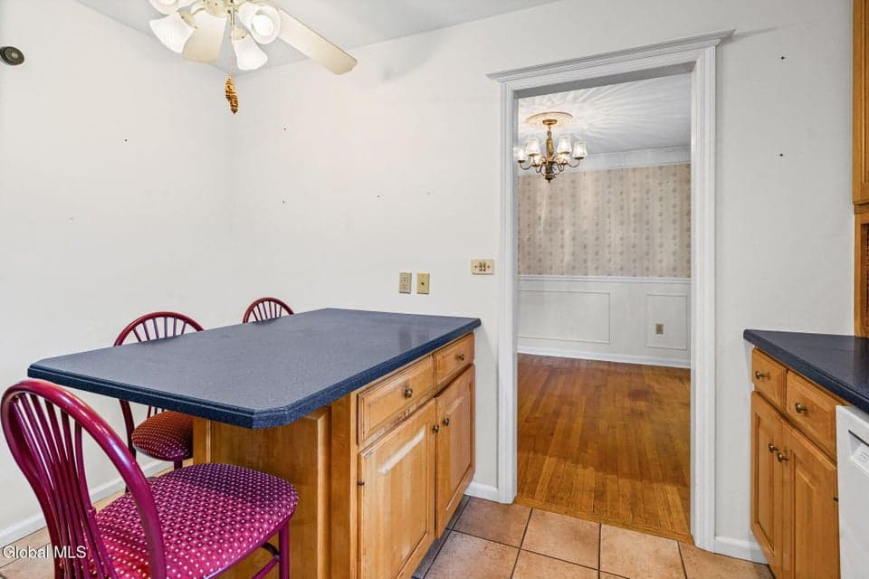 8 Lancaster Drive, Glenville, NY, photo 5