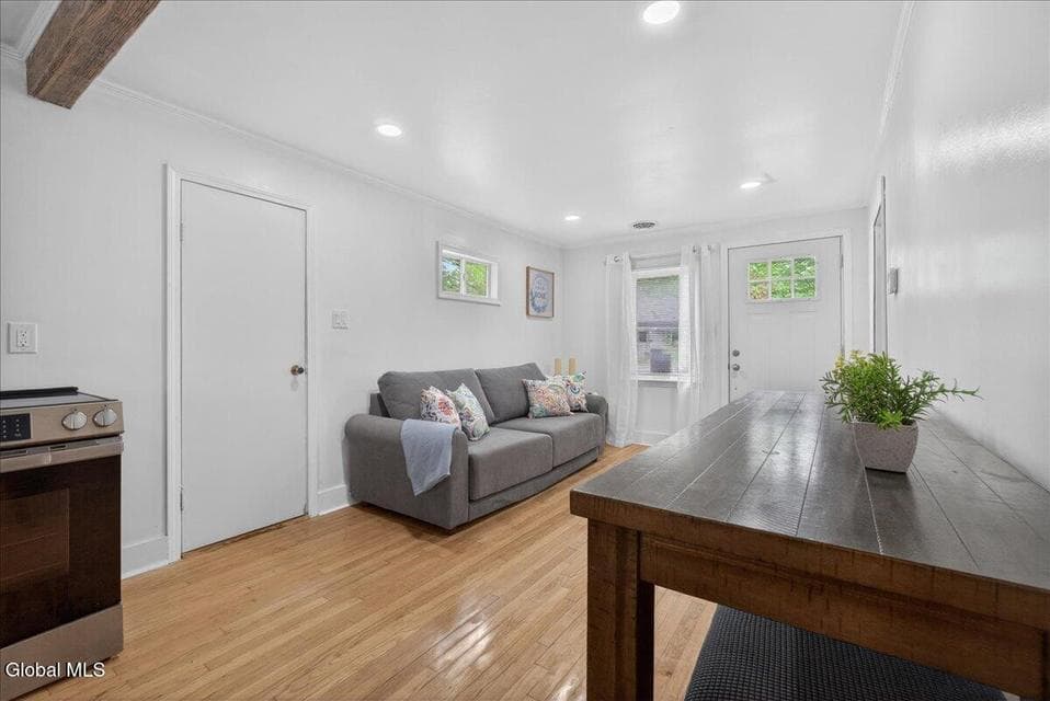 14 Mountain View Avenue, Colonie, NY, photo 5