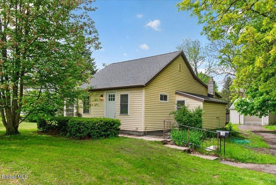 14 Mountain View Avenue, Colonie, NY
