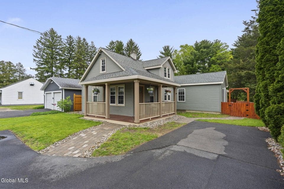 1820 Helderberg Avenue, Rotterdam, NY, photo 1