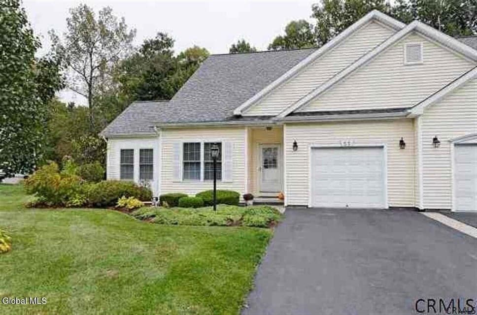 55 Oakmont Street, Niskayuna, NY