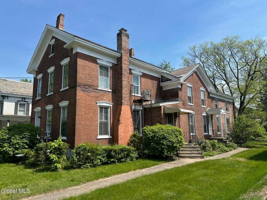 85 Bay Street, Glens Falls, NY