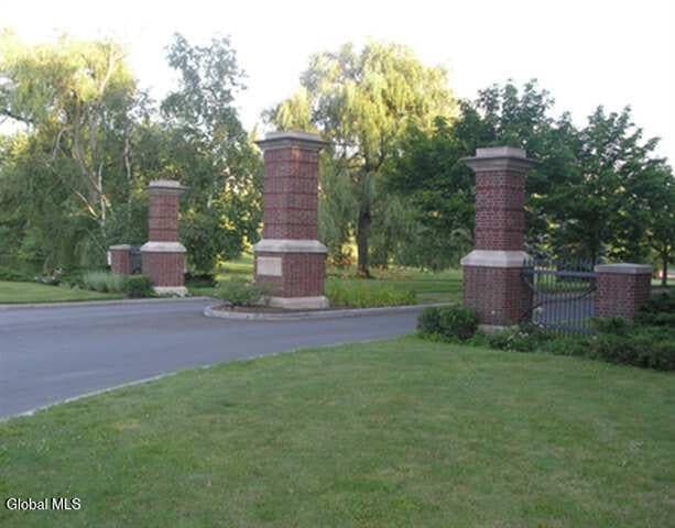 11 Forest Hills Boulevard, North Greenbush, NY, photo 1
