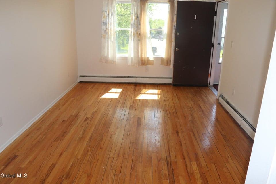 12 Limerick Drive, Albany, NY, photo 2