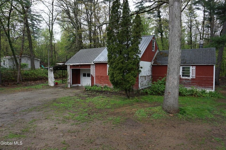 8 Scout Road, Wilton, NY