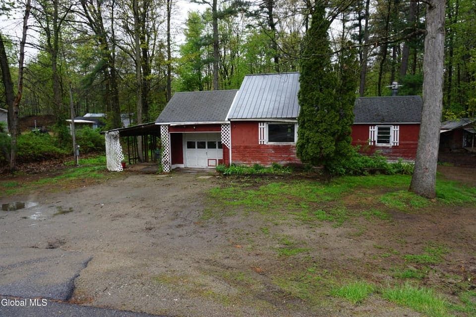 8 Scout Road, Wilton, NY, photo 3