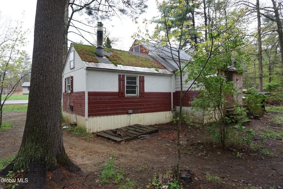 8 Scout Road, Wilton, NY, photo 5