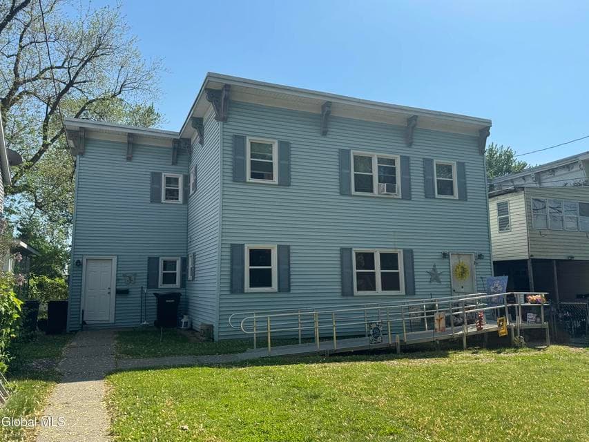 2 McLoughlin Lane, Troy, NY, photo 1