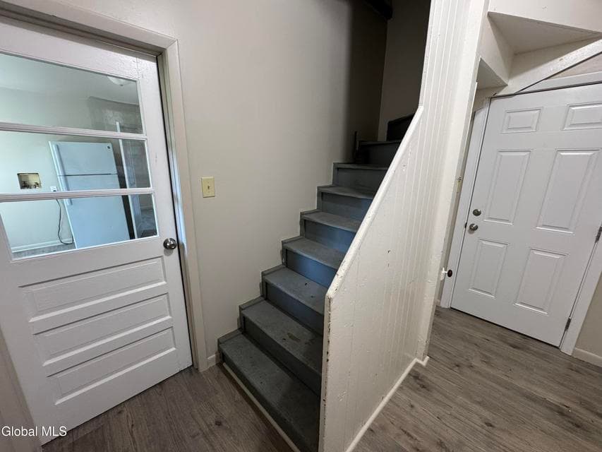2 McLoughlin Lane, Troy, NY, photo 3