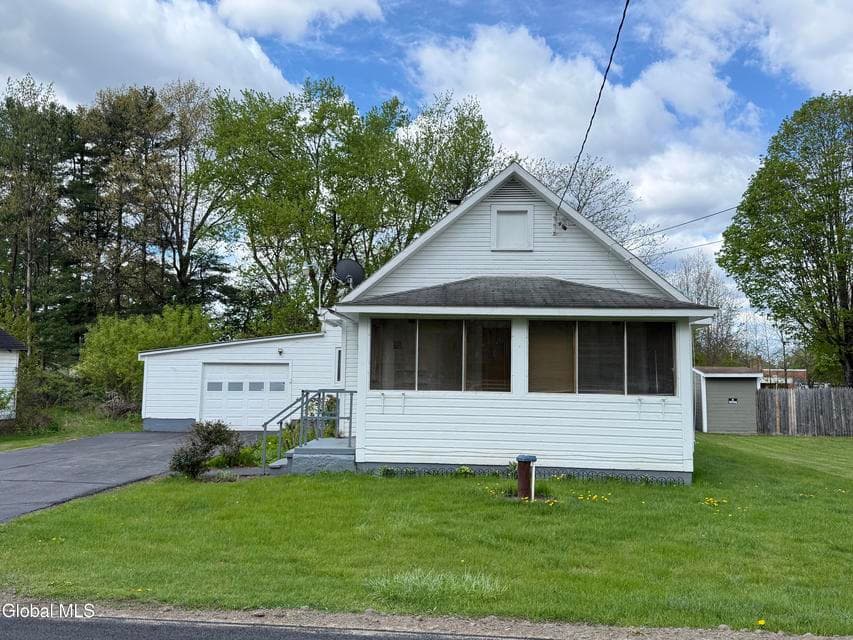 11 Bly Avenue, Hudson Falls, NY, photo 2