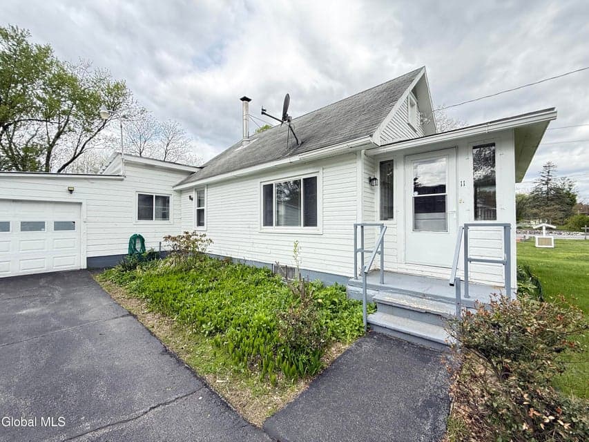 11 Bly Avenue, Hudson Falls, NY, photo 4
