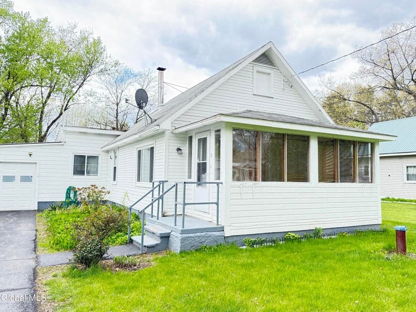 11 Bly Avenue, Hudson Falls, NY, photo 1