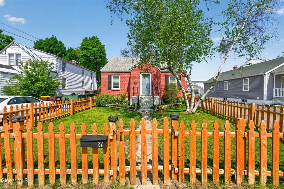 27 Highland Avenue, Colonie, NY, photo 1