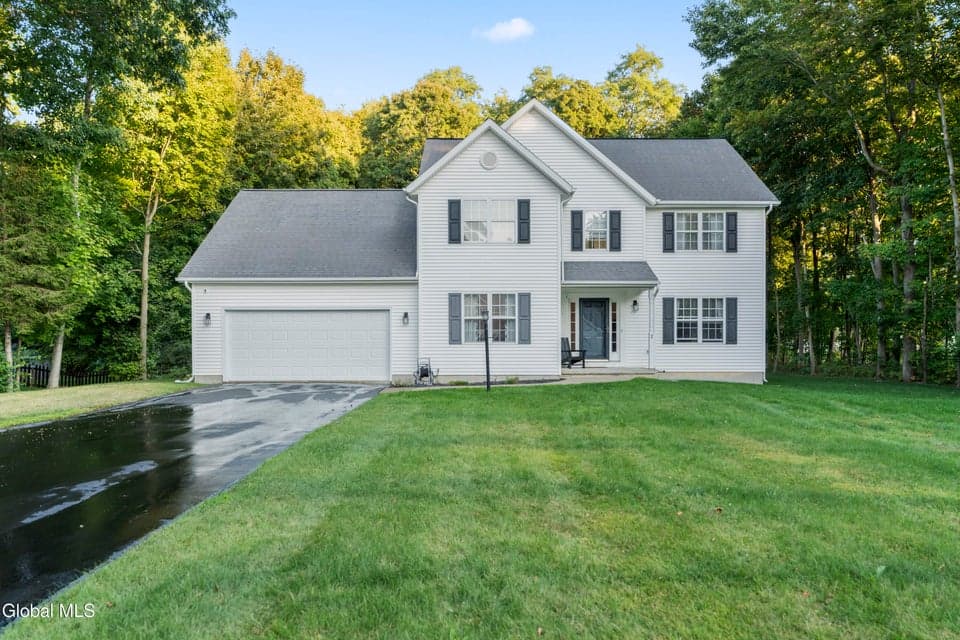 2 Kendall Place, Glenville, NY, photo 1
