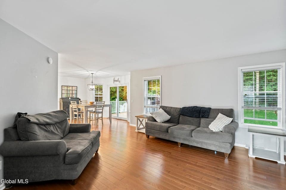 2 Kendall Place, Glenville, NY, photo 3